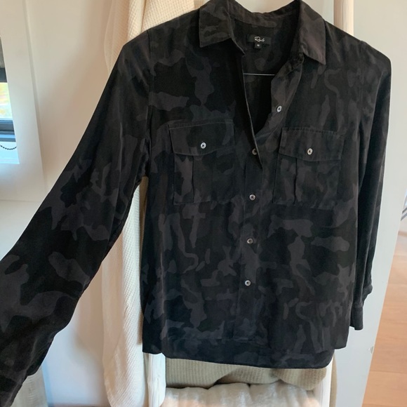 Rails Rhett silk blouse charcoal Camo button down. - Picture 3 of 5